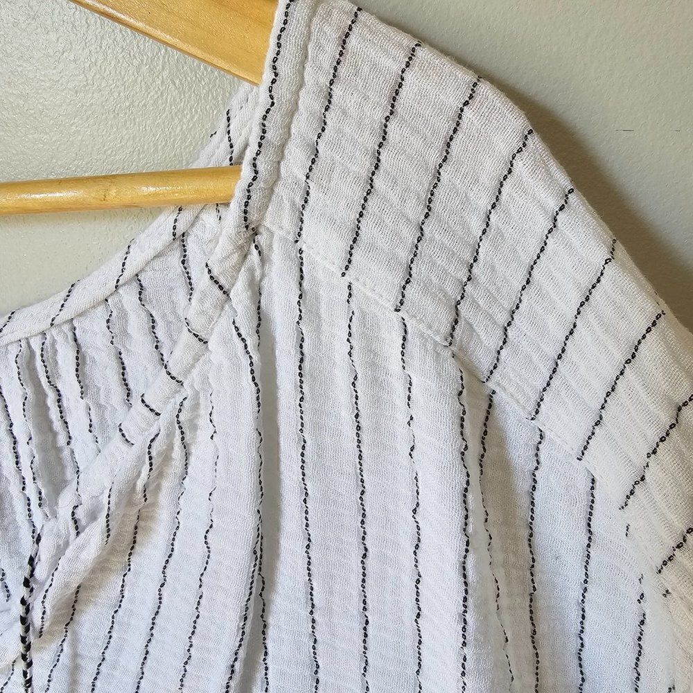 EUC JOIE PIN STRIPED SPLIT V NECK TASSEL ACCENT LOOSE FIT TOP SIZE L - Picture 7 of 15